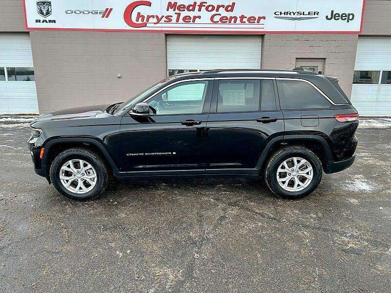 used 2023 Jeep Grand Cherokee car, priced at $29,448