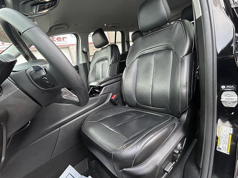 used 2023 Jeep Grand Cherokee car, priced at $29,448