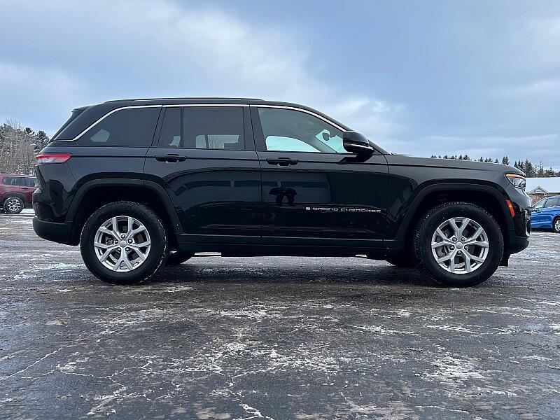 used 2023 Jeep Grand Cherokee car, priced at $29,448