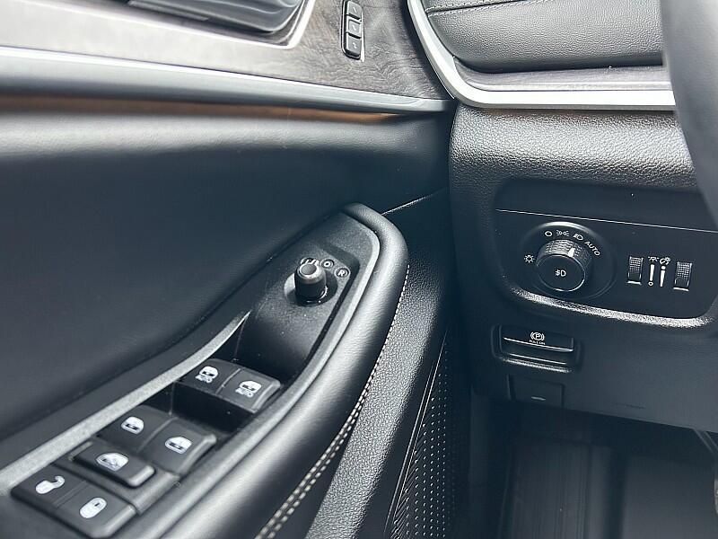 used 2023 Jeep Grand Cherokee car, priced at $29,448