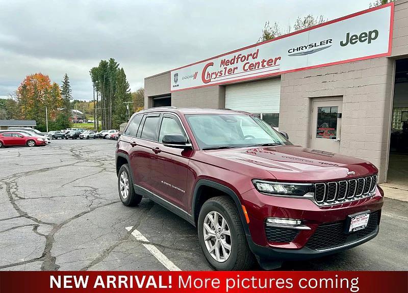 used 2022 Jeep Grand Cherokee car, priced at $31,845