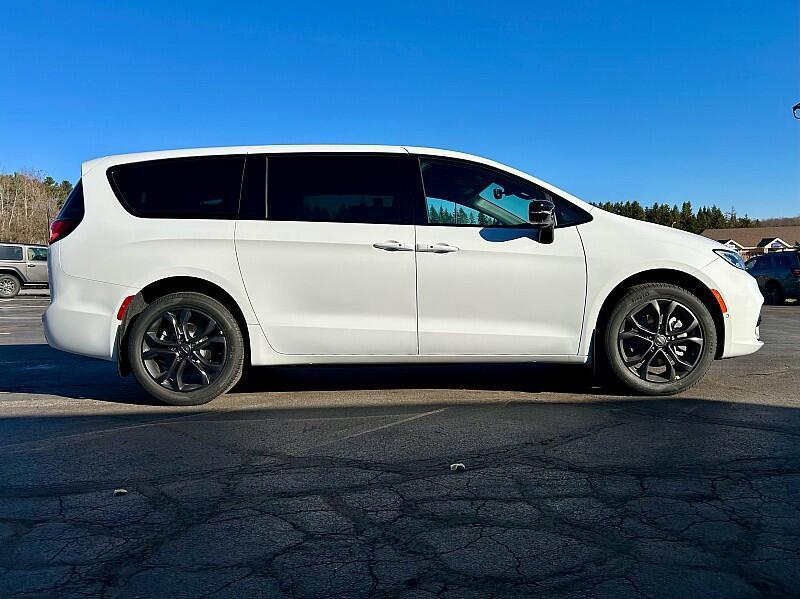 new 2026 Chrysler Pacifica car, priced at $47,000