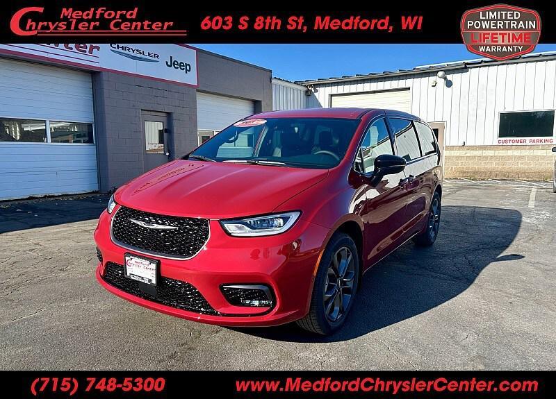 new 2026 Chrysler Pacifica car, priced at $51,730