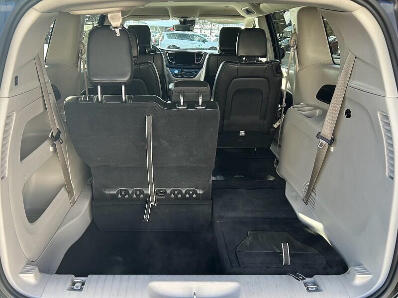 used 2024 Chrysler Pacifica car, priced at $30,184