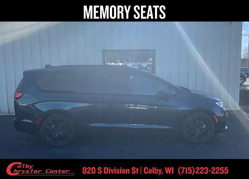 used 2025 Chrysler Pacifica car, priced at $36,976