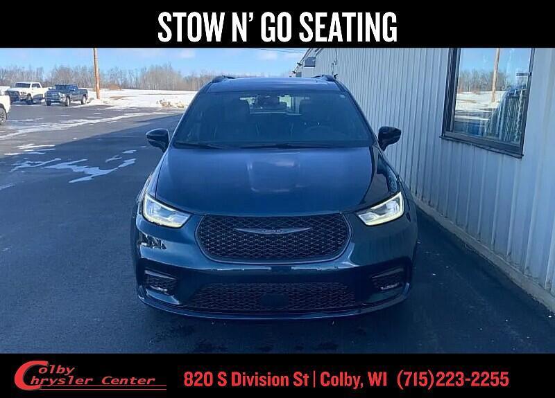 used 2025 Chrysler Pacifica car, priced at $36,976