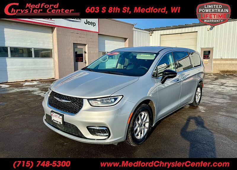 used 2024 Chrysler Pacifica car, priced at $30,788