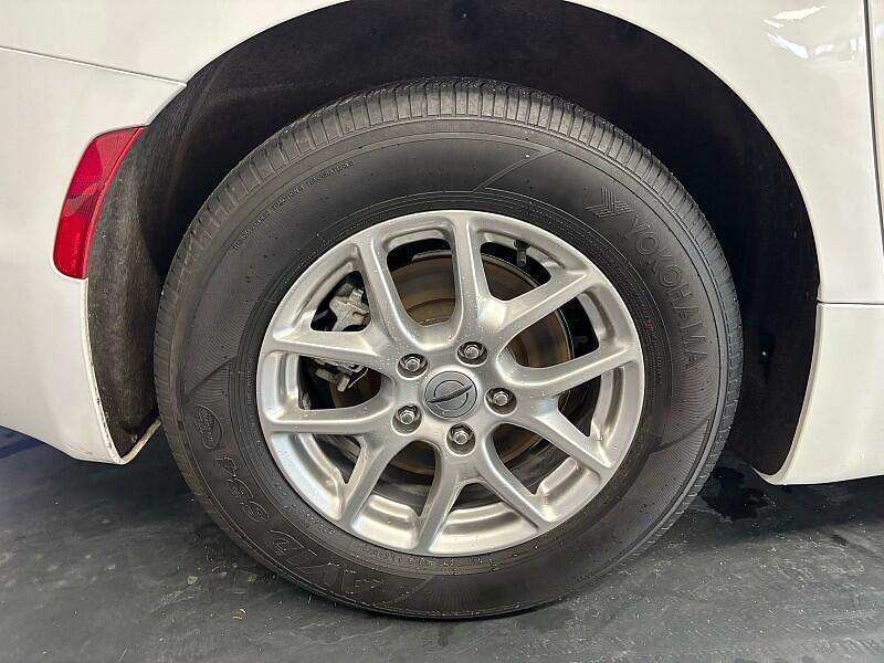 used 2024 Chrysler Pacifica car