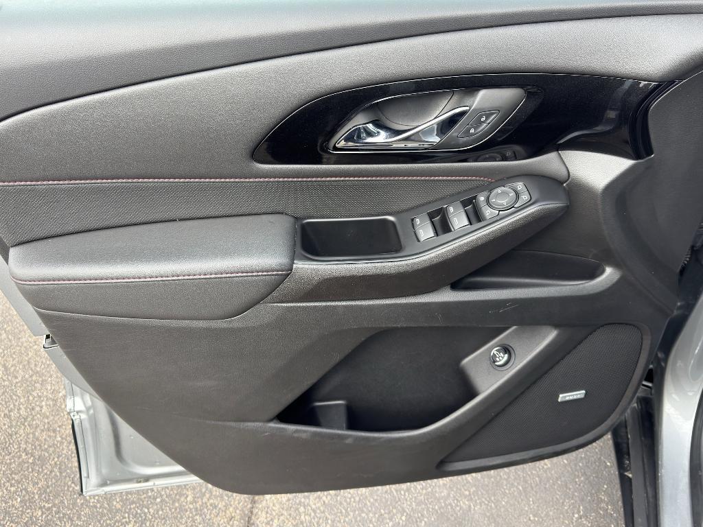 used 2023 Chevrolet Traverse car, priced at $35,720