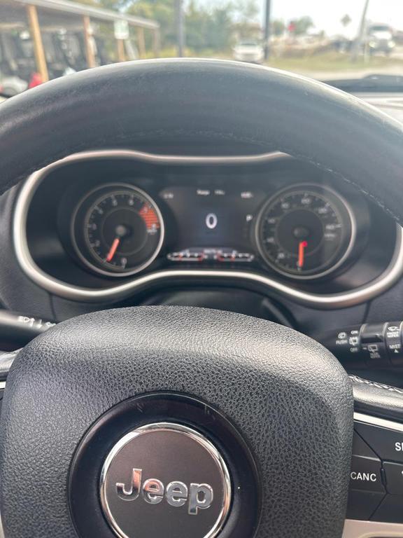 used 2016 Jeep Cherokee car, priced at $13,995