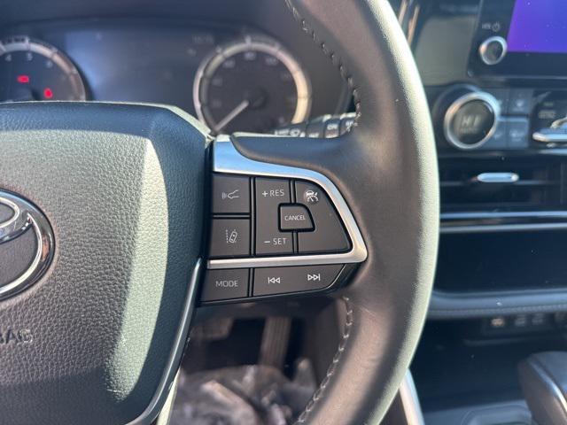 used 2024 Toyota Highlander car, priced at $31,788