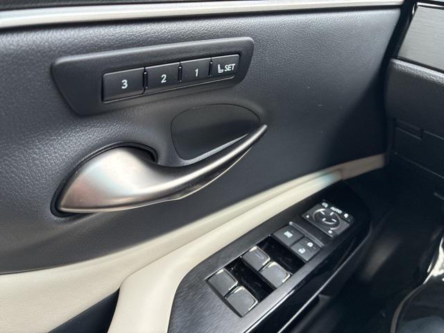 used 2024 Lexus ES 350 car, priced at $39,000