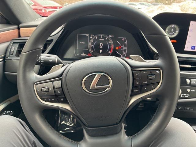 used 2024 Lexus ES 350 car, priced at $39,000