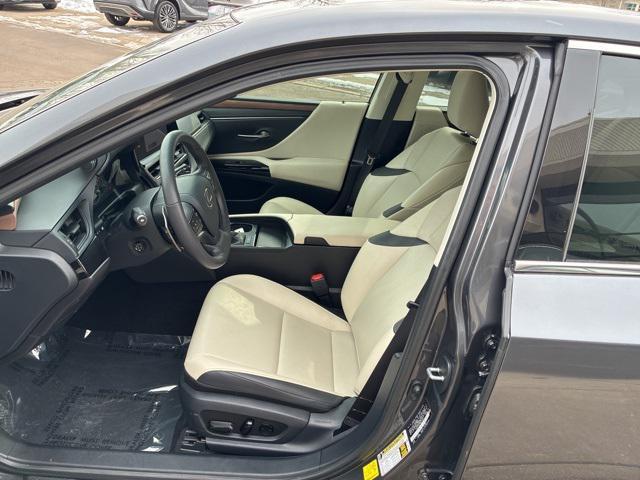 used 2024 Lexus ES 350 car, priced at $39,000