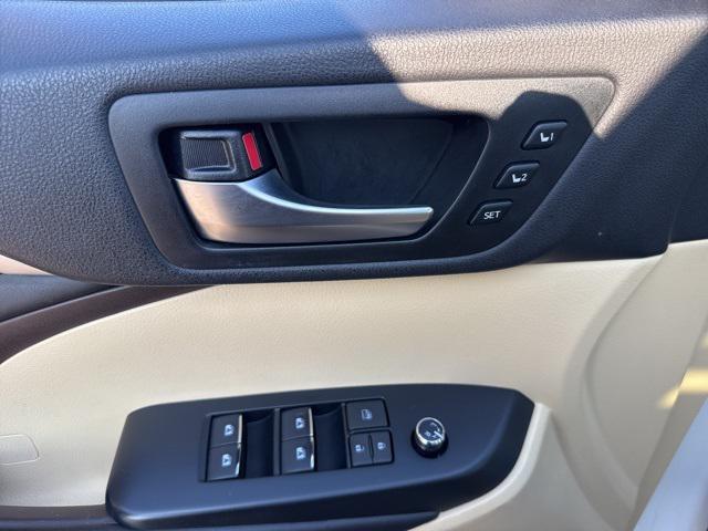 used 2019 Toyota Highlander car, priced at $29,782