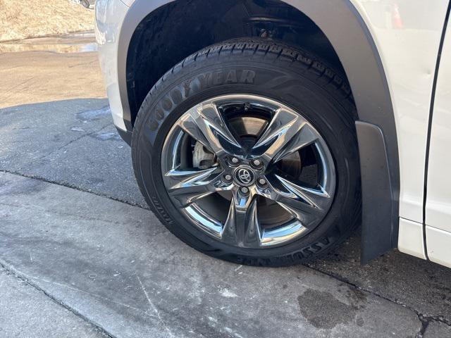 used 2019 Toyota Highlander car, priced at $29,782