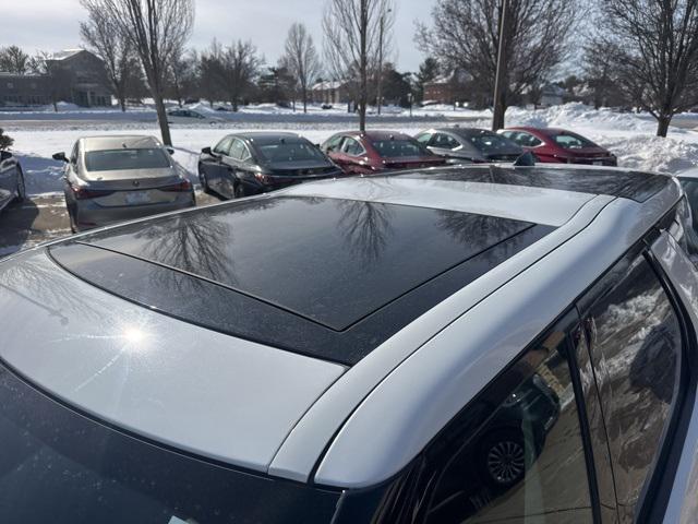 used 2023 Land Rover Discovery car, priced at $33,419