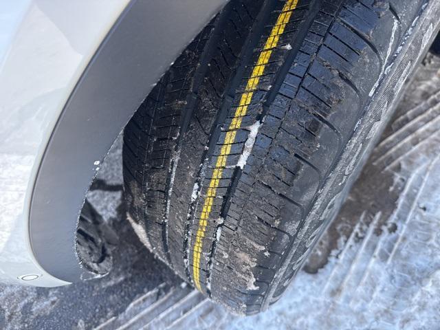 used 2023 Land Rover Discovery car, priced at $33,419