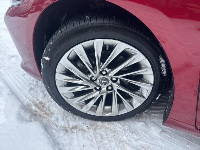 used 2022 Lexus ES 300h car, priced at $31,500