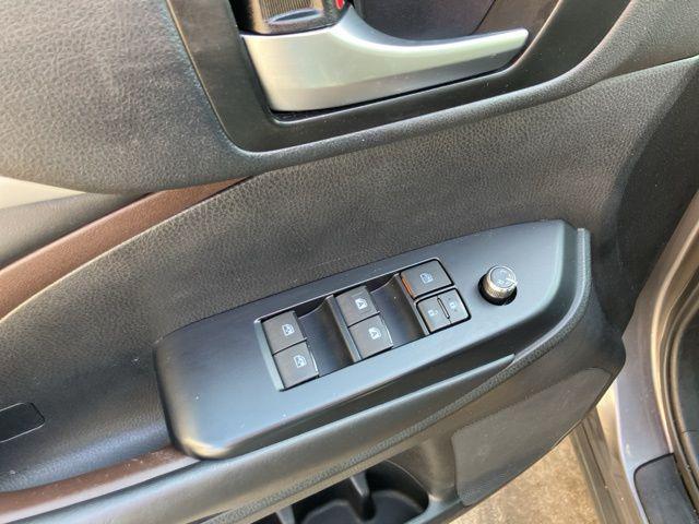 used 2019 Toyota Highlander car, priced at $22,679