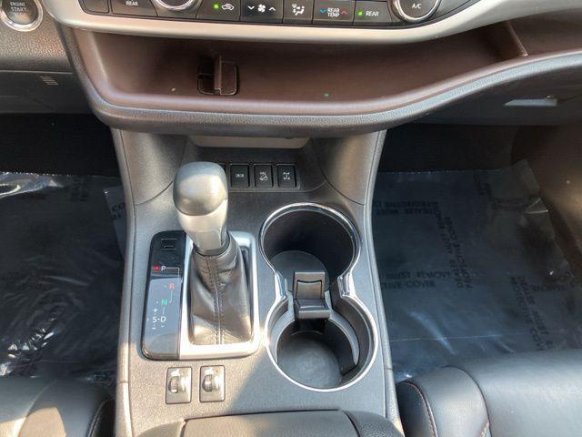 used 2019 Toyota Highlander car, priced at $22,679