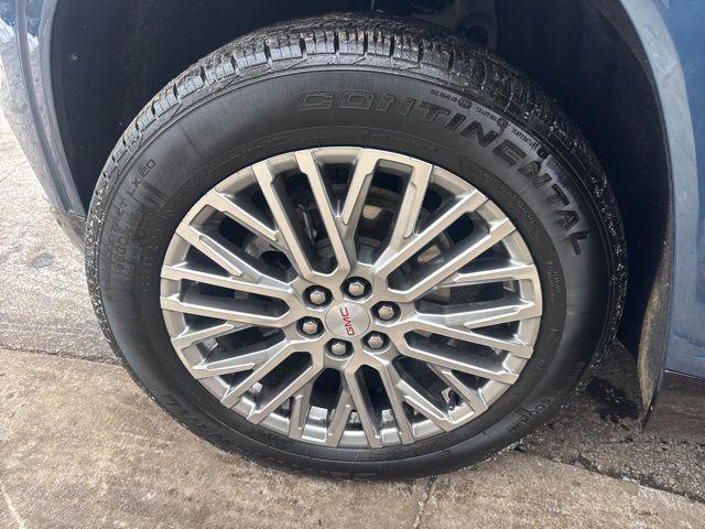 used 2024 GMC Acadia car, priced at $45,625