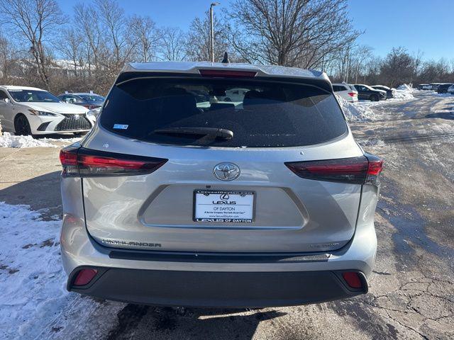 used 2024 Toyota Highlander car, priced at $31,497