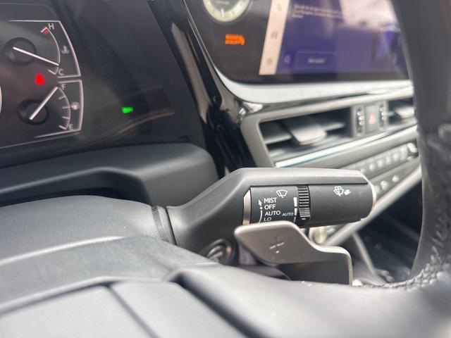 used 2025 Lexus ES 300h car, priced at $48,561