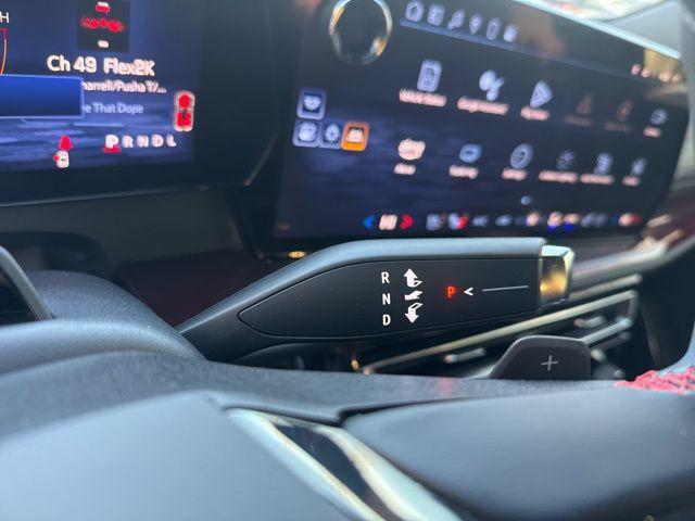 used 2024 Chevrolet Traverse car, priced at $41,990