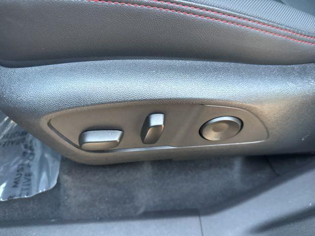 used 2024 Chevrolet Traverse car, priced at $41,990