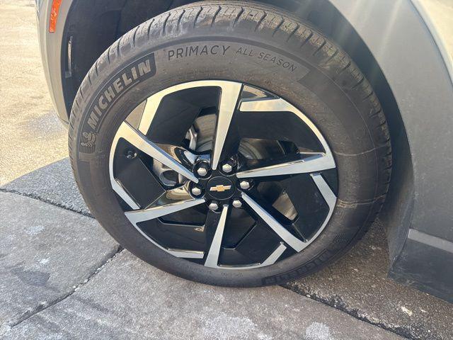 used 2025 Chevrolet Equinox EV car, priced at $23,250