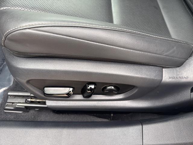 used 2022 Lexus ES 300h car, priced at $33,682