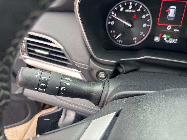 used 2025 Subaru Outback car, priced at $32,500