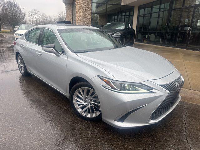 used 2021 Lexus ES 300h car, priced at $31,500
