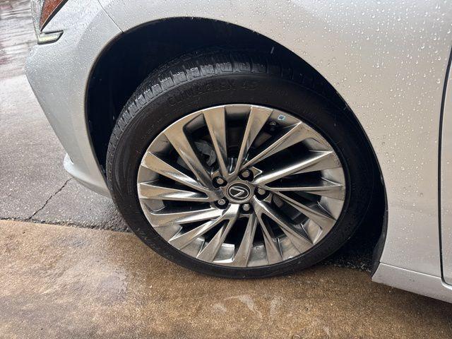 used 2021 Lexus ES 300h car, priced at $31,500