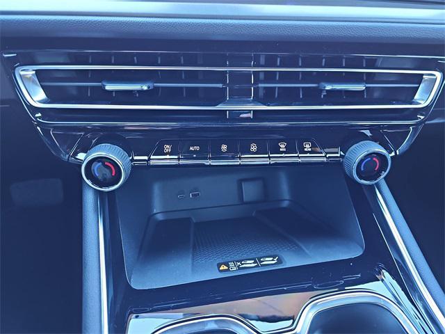 new 2026 Chevrolet Traverse car, priced at $43,520