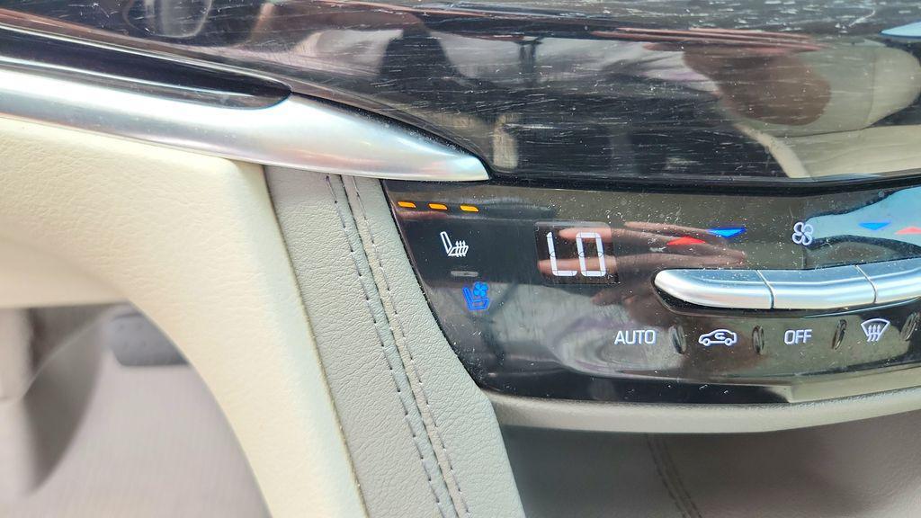 used 2024 Cadillac XT6 car, priced at $40,218