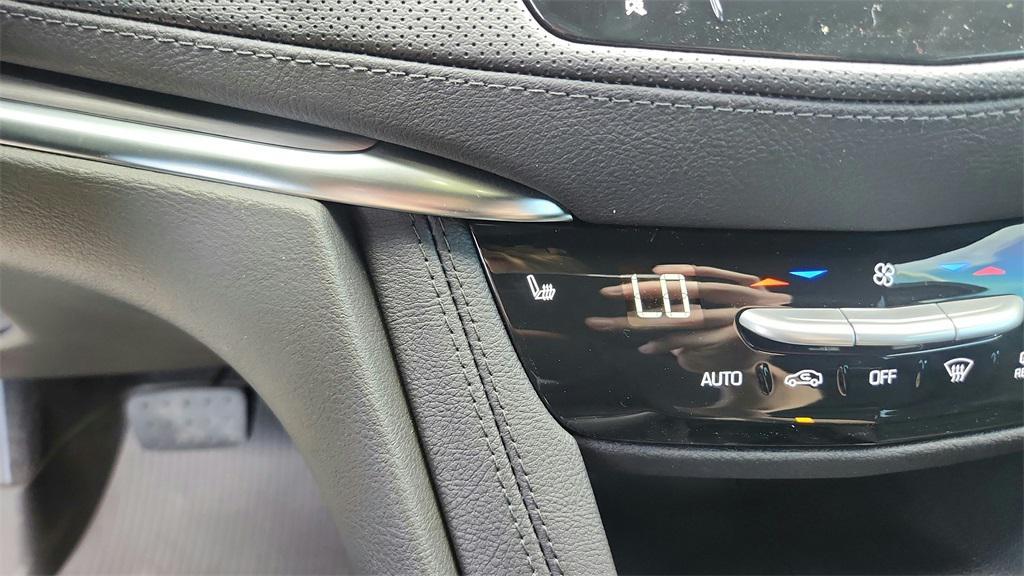 new 2026 Cadillac XT5 car, priced at $47,709