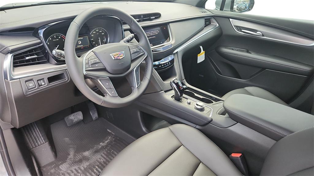 new 2026 Cadillac XT5 car, priced at $47,709