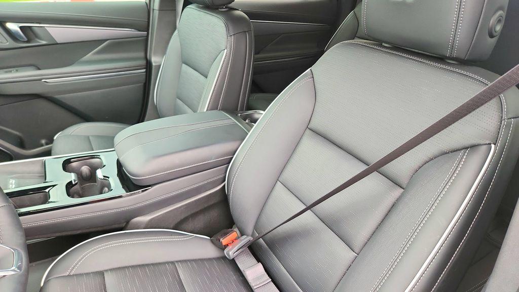 used 2025 Buick Enclave car, priced at $41,388