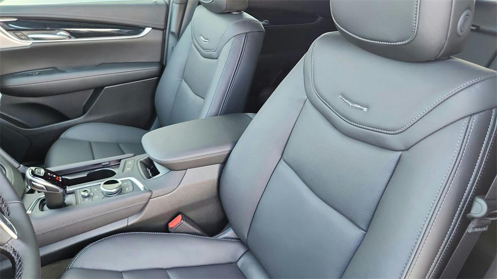 new 2026 Cadillac XT5 car, priced at $59,134