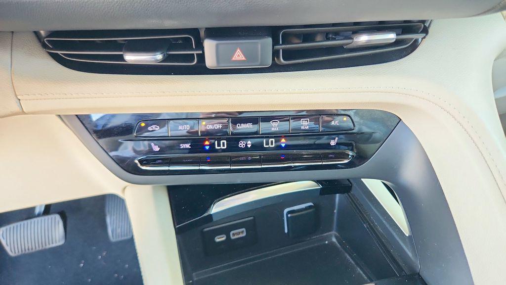 used 2022 Buick Envision car, priced at $22,093