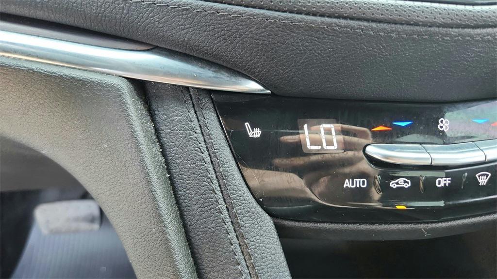 used 2021 Cadillac XT5 car, priced at $21,993