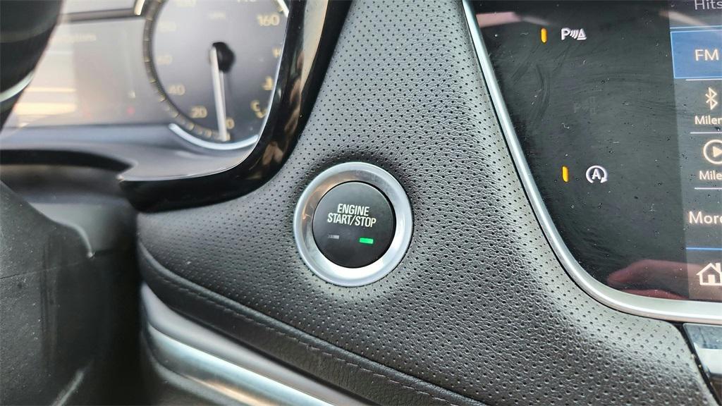 used 2021 Cadillac XT5 car, priced at $21,993