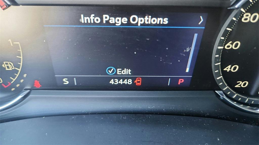 used 2021 Cadillac XT5 car, priced at $21,993