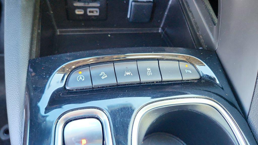 used 2023 Buick Envision car, priced at $28,542