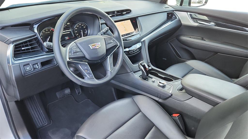 used 2025 Cadillac XT5 car, priced at $36,653