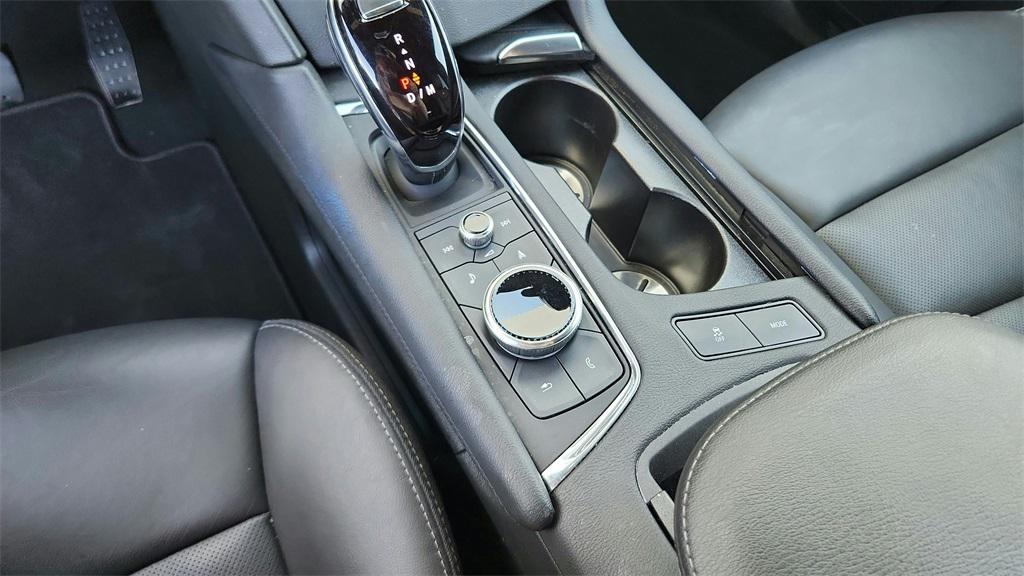 used 2025 Cadillac XT5 car, priced at $36,653