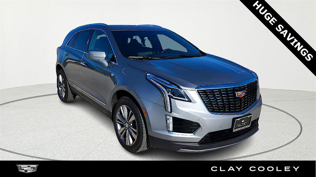 used 2025 Cadillac XT5 car, priced at $34,104