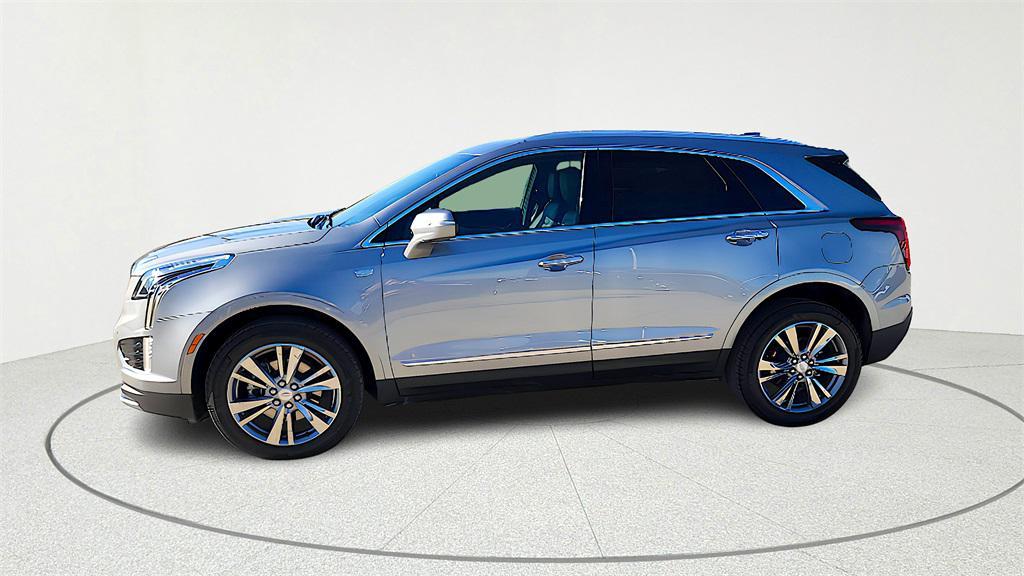 used 2025 Cadillac XT5 car, priced at $36,653